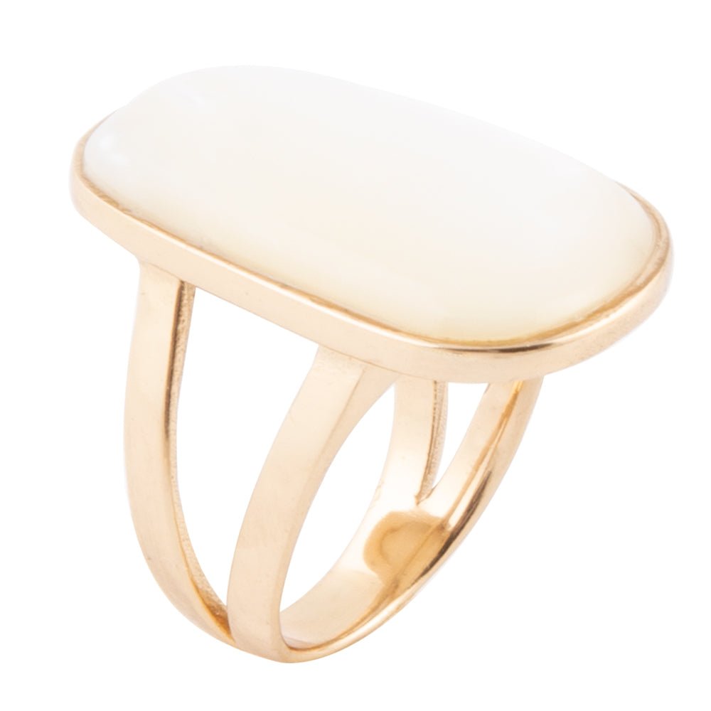 High Class White Mother of Pearl Golden Ring High Class White Mother of Pearl Golden Ring