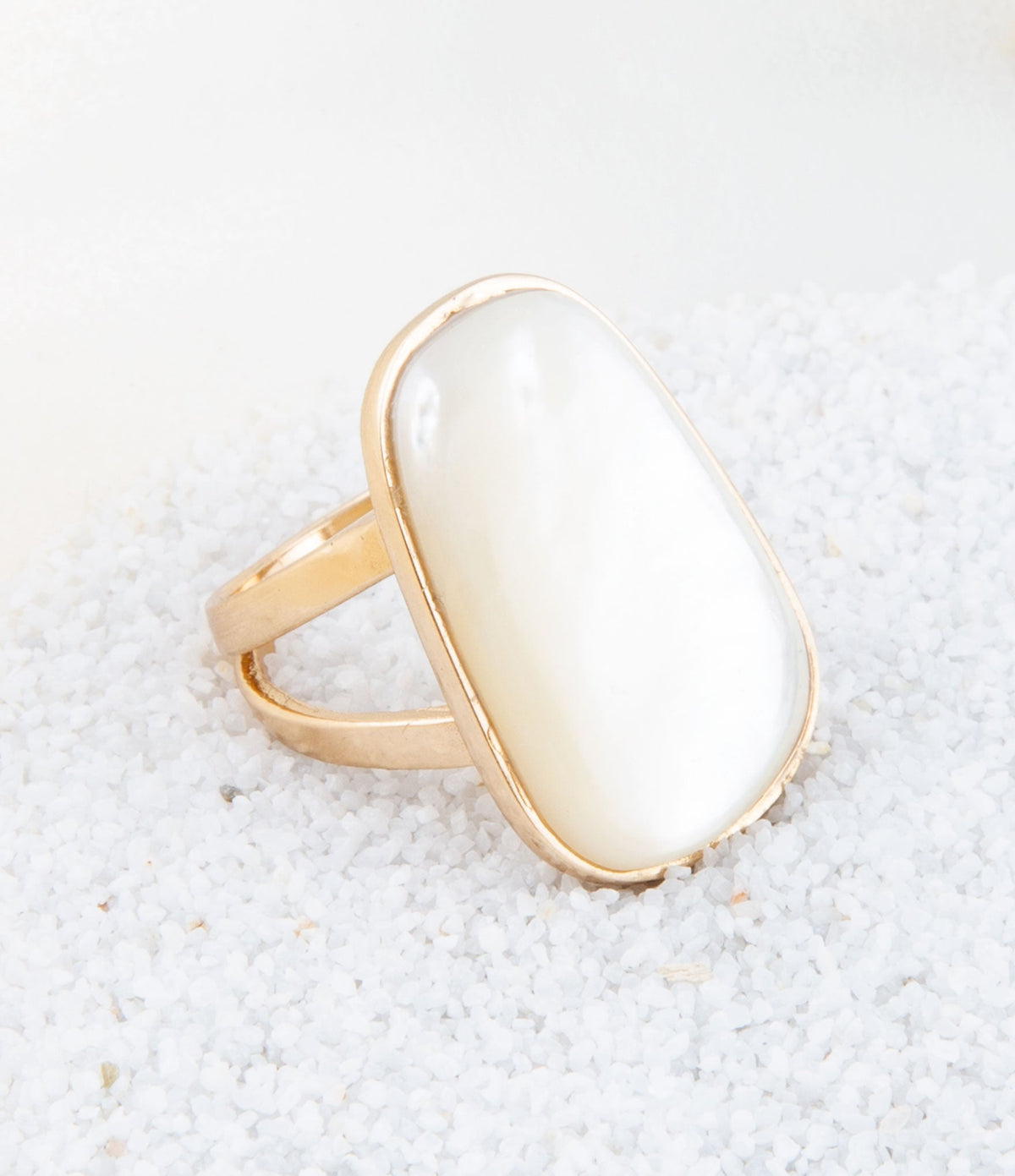 High Class White Mother of Pearl Golden Ring High Class White Mother of Pearl Golden Ring