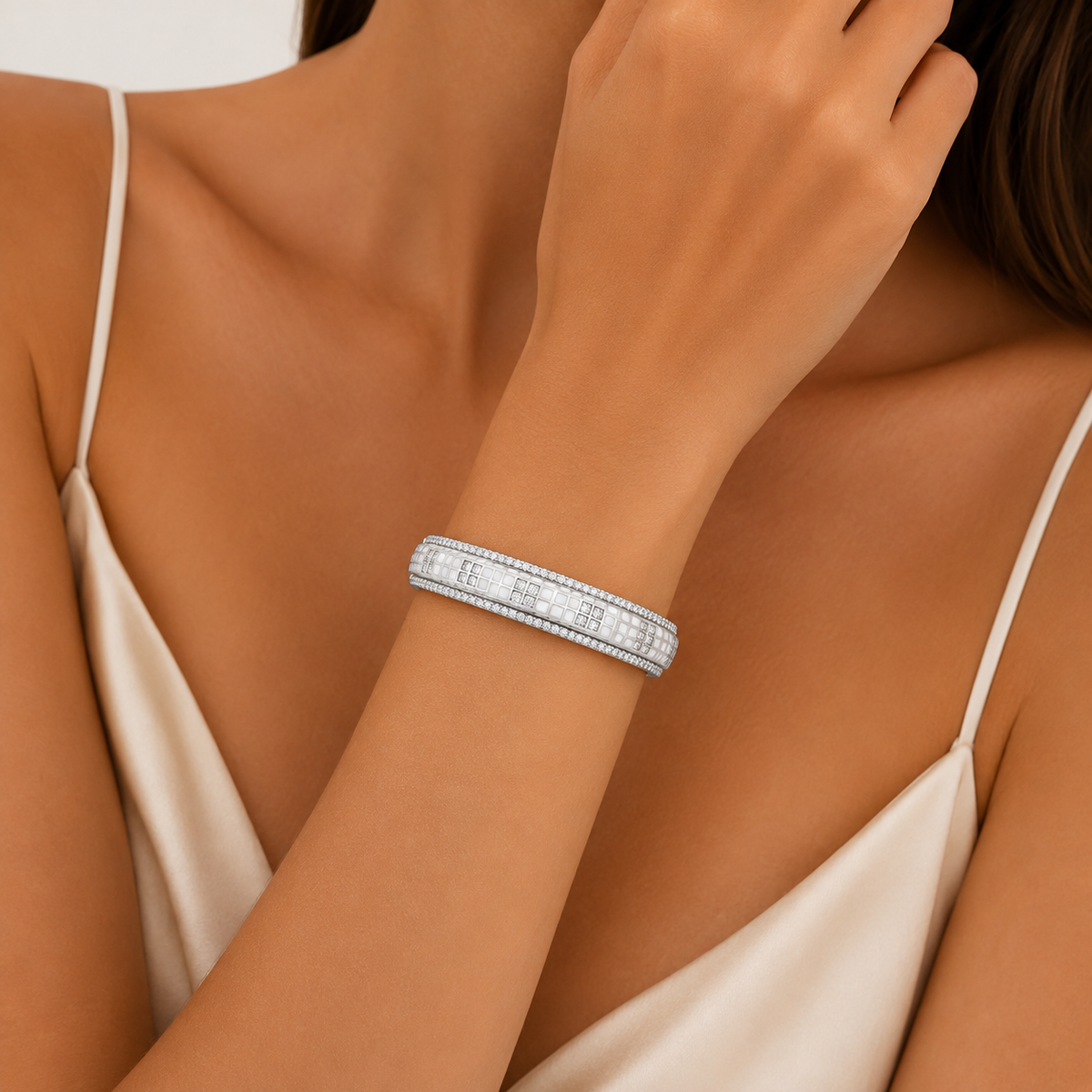 Belle Étoile Lumière Bangle